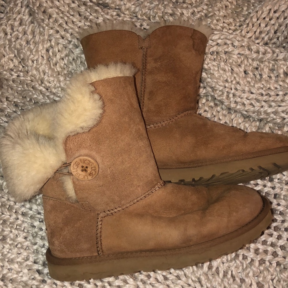 Chestnut bailey button uggs